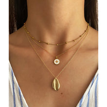 Load image into Gallery viewer, Gold Shell Necklace